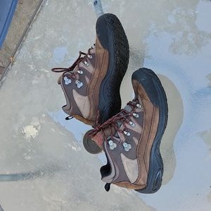 Dunham Brown Hiking Shoes